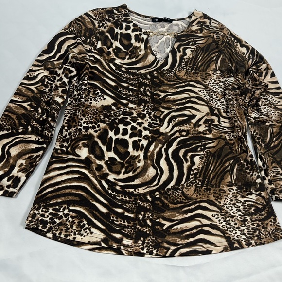 Fifty Street Tops - Stylish Animal Print Long Sleeve Top
